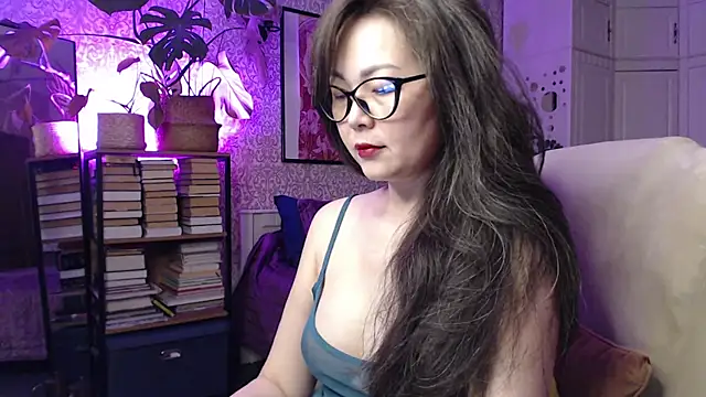 Snapshot of Koreanowner chatting on 11/13/25, 03:55 Koreanowner online show from 11/13/25, 03:55