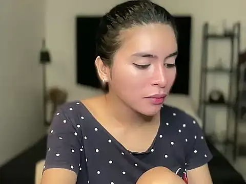 your bianca69 online show from 12/22/25, 11:02