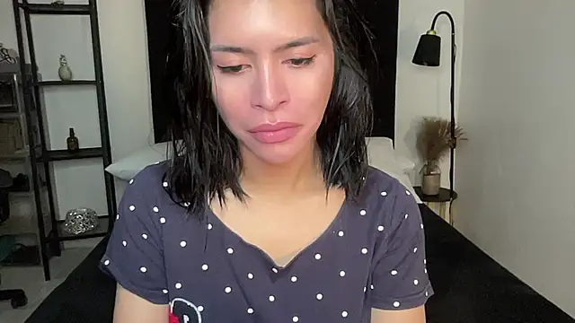 your bianca69 online show from 02/18/26, 11:33