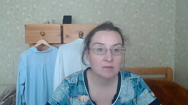 Smart Rose online show from 10/31/25, 10:38