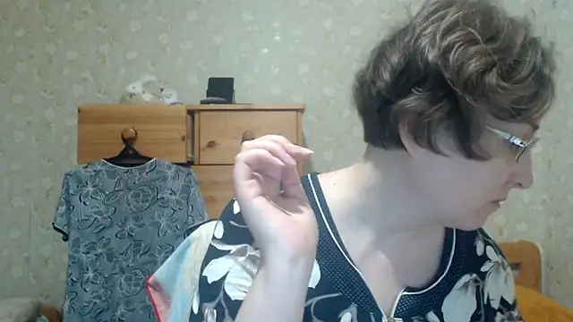 Smart Rose online show from 04/15/26, 04:36