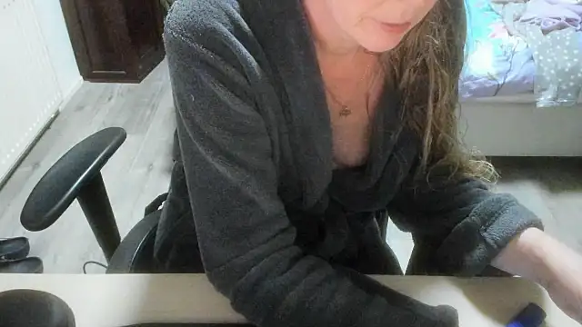 Snapshot of minoesje37 chatting on 01/08/26, 08:44 minoesje37 online show from 01/08/26, 08:44