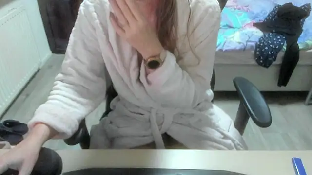 Snapshot of minoesje37 chatting on 01/18/26, 08:34 minoesje37 online show from 01/18/26, 08:34