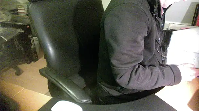 Snapshot of outlaw200 chatting on 01/15/25, 07:44 outlaw200 online show from 01/15/25, 07:44