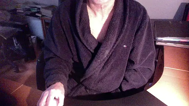 Snapshot of outlaw200 chatting on 01/16/25, 08:11 outlaw200 online show from 01/16/25, 08:11