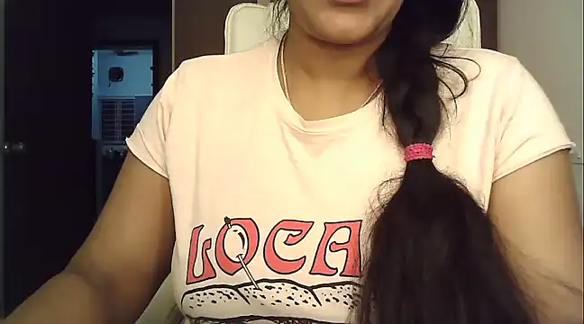 Snapshot of Spandana_Sweety chatting on 01/07/25, 01:57 Spandana Sweety online show from 01/07/25, 01:57