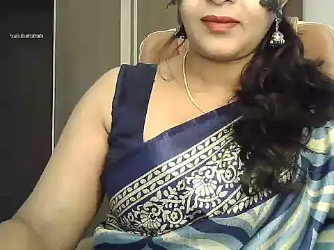 Snapshot of Spandana_Sweety chatting on 10/24/25, 06:10 Spandana Sweety online show from 10/24/25, 06:10