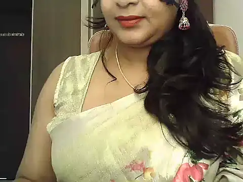 Snapshot of Spandana_Sweety chatting on 10/25/25, 06:10 Spandana Sweety online show from 10/25/25, 06:10