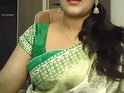 Snapshot of Spandana_Sweety chatting on 10/27/25, 06:06 Spandana Sweety online show from 10/27/25, 06:06