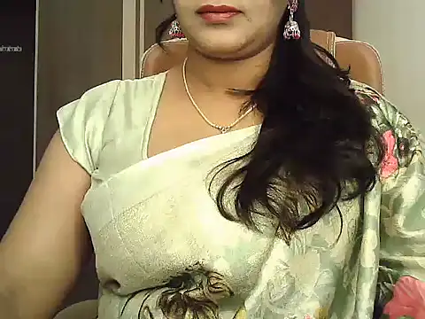 Snapshot of Spandana_Sweety chatting on 11/19/25, 06:13 Spandana Sweety online show from 11/19/25, 06:13