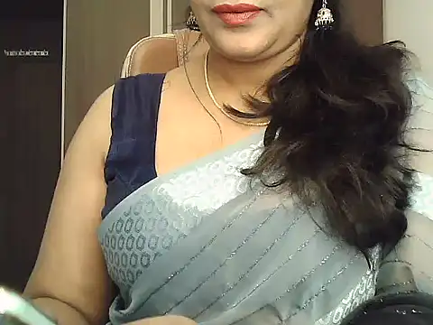 Snapshot of Spandana_Sweety chatting on 11/20/25, 06:24 Spandana Sweety online show from 11/20/25, 06:24