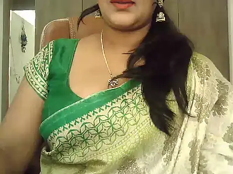 Snapshot of Spandana_Sweety chatting on 02/18/26, 06:09 Spandana Sweety online show from 02/18/26, 06:09