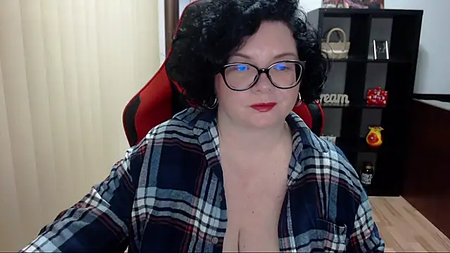 MissTroublle online show from 01/28/25, 10:45