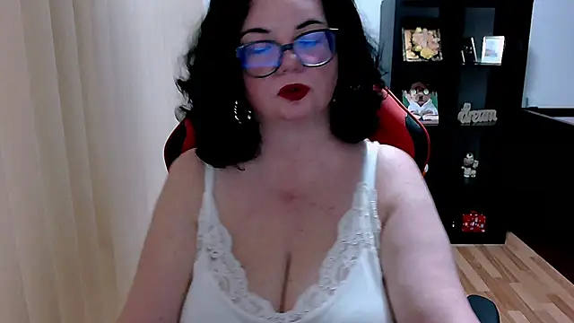 Snapshot of MissTroublle chatting on 06/17/26, 09:45 MissTroublle online show from 06/17/26, 09:45