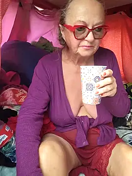 Snapshot of MucMilf59 chatting on 03/12/25, 08:30 MucMilf59 online show from 03/12/25, 08:30