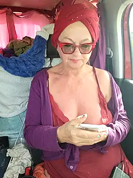 Snapshot of MucMilf59 chatting on 03/17/25, 03:29 MucMilf59 online show from 03/17/25, 03:29