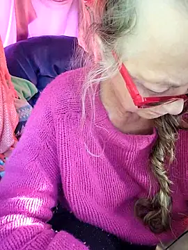 Snapshot of MucMilf59 chatting on 03/21/25, 07:33 MucMilf59 online show from 03/21/25, 07:33