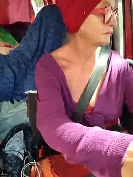 Snapshot of MucMilf59 chatting on 03/21/25, 11:22 MucMilf59 online show from 03/21/25, 11:22