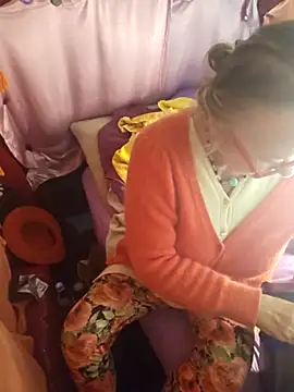 Snapshot of MucMilf59 chatting on 09/30/25, 07:30 MucMilf59 online show from 09/30/25, 07:30