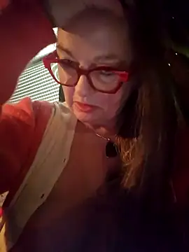 Snapshot of MucMilf59 chatting on 10/07/25, 07:44 MucMilf59 online show from 10/07/25, 07:44