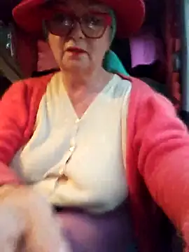 Snapshot of MucMilf59 chatting on 10/10/25, 04:39 MucMilf59 online show from 10/10/25, 04:39