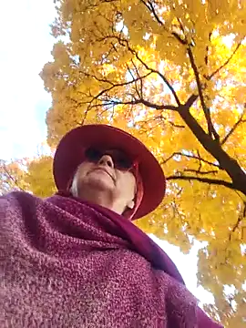 Snapshot of MucMilf59 chatting on 10/15/25, 08:36 MucMilf59 online show from 10/15/25, 08:36