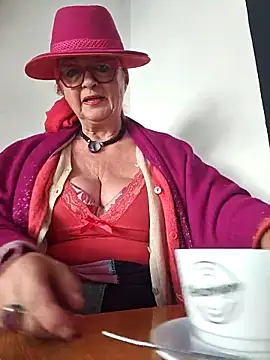 Snapshot of MucMilf59 chatting on 11/05/25, 09:42 MucMilf59 online show from 11/05/25, 09:42