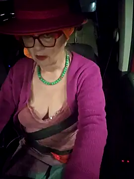 Snapshot of MucMilf59 chatting on 11/11/25, 12:16 MucMilf59 online show from 11/11/25, 12:16