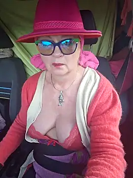 Snapshot of MucMilf59 chatting on 11/16/25, 08:31 MucMilf59 online show from 11/16/25, 08:31