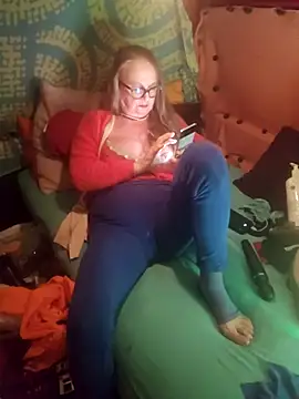 Snapshot of MucMilf59 chatting on 11/17/25, 08:25 MucMilf59 online show from 11/17/25, 08:25