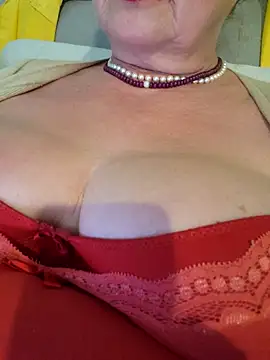 Snapshot of MucMilf59 chatting on 11/27/25, 02:08 MucMilf59 online show from 11/27/25, 02:08