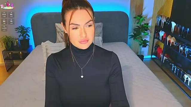 Snapshot of Kira_from_UA chatting on 11/09/25, 01:15 Kira from UA online show from 11/09/25, 01:15