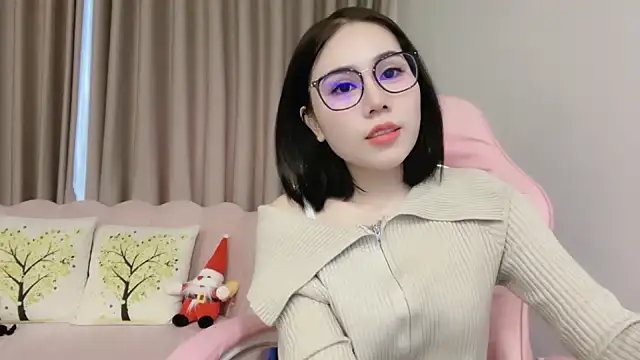 Snapshot of Meilian2021 chatting on 12/30/24, 04:42 Meilian2021 online show from 12/30/24, 04:42