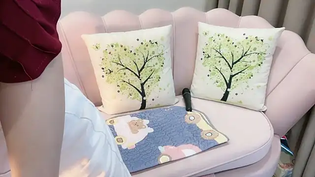 Snapshot of Meilian2021 chatting on 02/24/25, 04:49 Meilian2021 online show from 02/24/25, 04:49