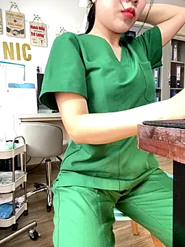 Snapshot of Meilian2021 chatting on 12/23/25, 04:10 Meilian2021 online show from 12/23/25, 04:10