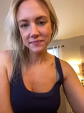 Snapshot of Kay_Cakes chatting on 12/02/24, 08:11 Kay Cakes online show from 12/02/24, 08:11