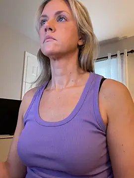 Snapshot of Kay_Cakes chatting on 11/10/25, 04:28 Kay Cakes online show from 11/10/25, 04:28