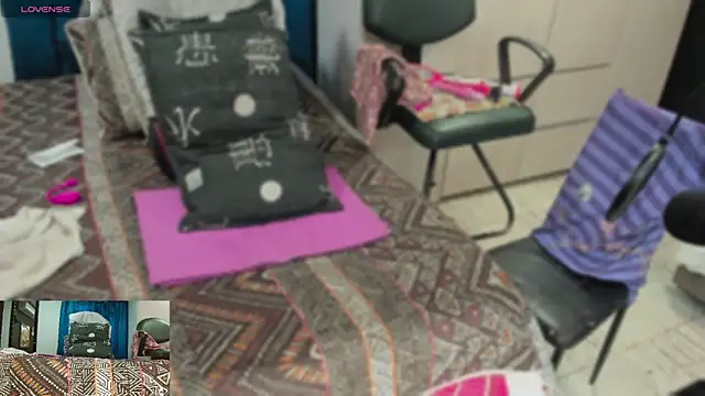 khloeHermaprodit3 online show from 02/23/25, 09:26