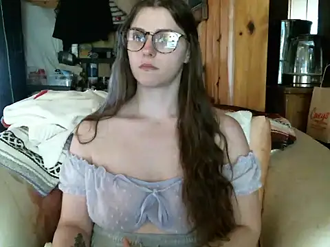 Snapshot of katie_kitten38 chatting on 04/23/26, 02:30 katie kitten38 online show from 04/23/26, 02:30