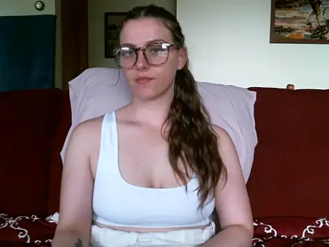 Snapshot of katie_kitten38 chatting on 06/02/26, 01:13 katie kitten38 online show from 06/02/26, 01:13