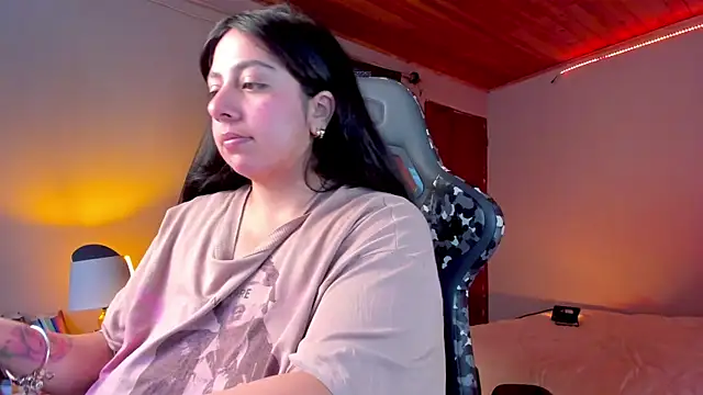 Snapshot of coraline_latin chatting on 12/27/24, 09:54 coraline latin online show from 12/27/24, 09:54