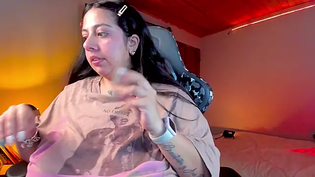 Snapshot of coraline_latin chatting on 01/04/25, 11:38 coraline latin online show from 01/04/25, 11:38