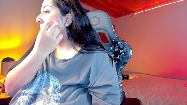 Snapshot of coraline_latin chatting on 01/13/25, 12:30 coraline latin online show from 01/13/25, 12:30