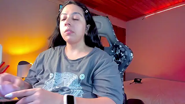 Snapshot of coraline_latin chatting on 01/13/25, 10:35 coraline latin online show from 01/13/25, 10:35