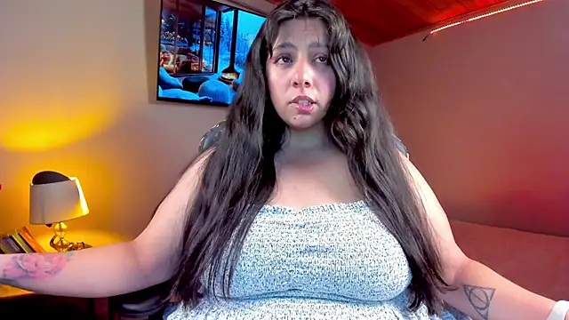 Snapshot of coraline_latin chatting on 01/19/25, 01:32 coraline latin online show from 01/19/25, 01:32