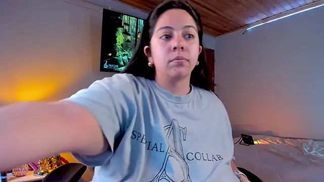 Snapshot of coraline_latin chatting on 02/03/25, 09:39 coraline latin online show from 02/03/25, 09:39