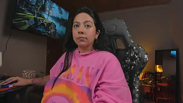 Snapshot of coraline_latin chatting on 02/12/25, 09:01 coraline latin online show from 02/12/25, 09:01