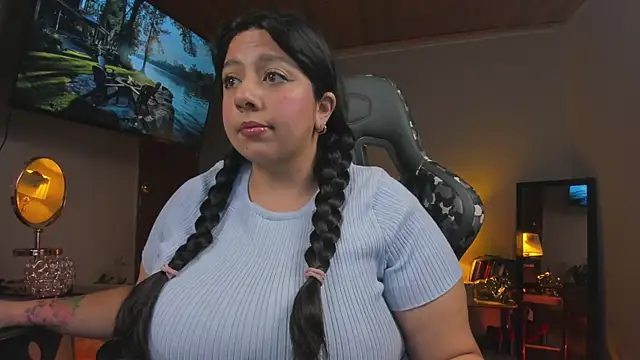 Snapshot of coraline_latin chatting on 02/13/25, 12:02 coraline latin online show from 02/13/25, 12:02