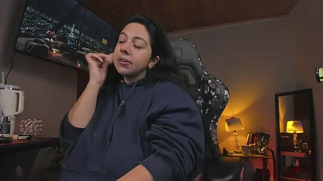 Snapshot of coraline_latin chatting on 02/16/25, 10:32 coraline latin online show from 02/16/25, 10:32