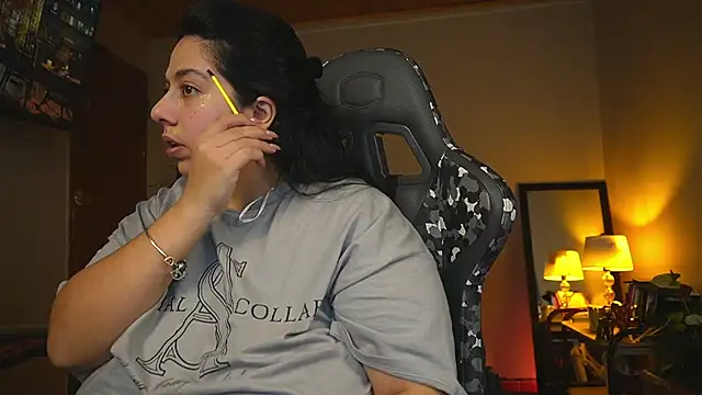 Snapshot of coraline_latin chatting on 03/18/25, 09:53 coraline latin online show from 03/18/25, 09:53